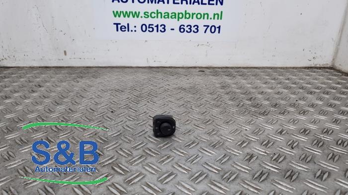 Używane Przelacznik lusterka Seat Leon (5FB) 1.6 TDI 16V Cena € 14,99 Procedura marży oferowane przez Schaap & Bron