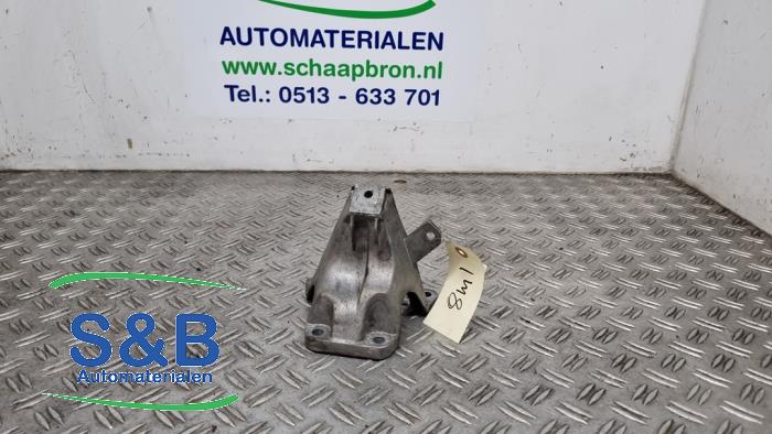 Used Engine mount Audi A6 (C5) 2.5 TDI V6 24V Price € 19,99 Margin scheme offered by Schaap & Bron