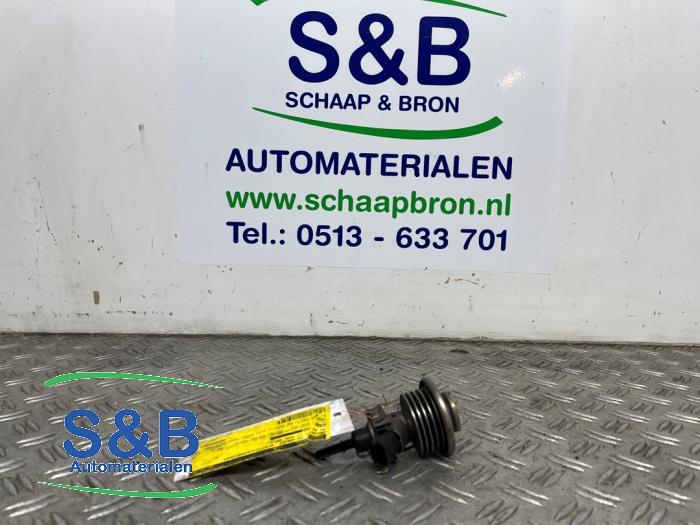 Używane Wtryskiwacz AdBlue Volkswagen Passat Variant (365) 2.0 TDI 16V 140 Cena € 35,00 Procedura marży oferowane przez Schaap & Bron