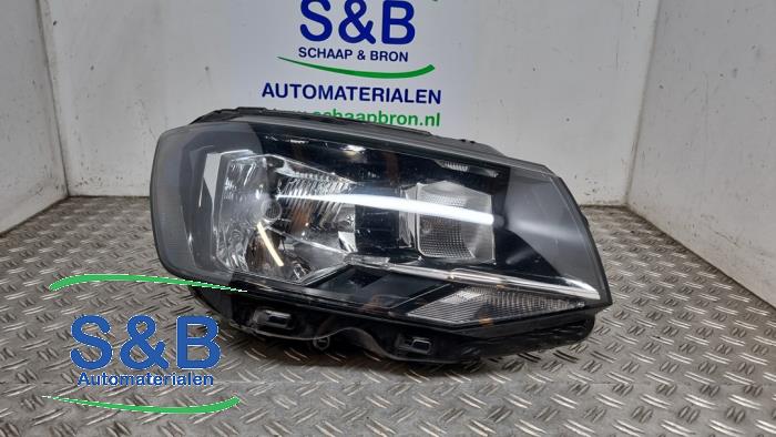 Używane Reflektor prawy Volkswagen Transporter T6 2.0 TDI DRF Cena € 175,00 Procedura marży oferowane przez Schaap & Bron