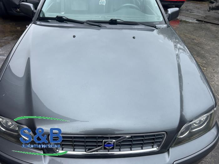 Używane Maska Volvo V40 (VW) 2.0 16V Turbo Cena € 50,00 Procedura marży oferowane przez Schaap & Bron