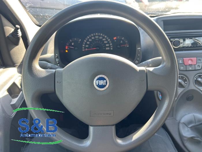 Używane Kierownica Fiat Panda (169) 1.1 Fire Cena € 30,00 Procedura marży oferowane przez Schaap & Bron