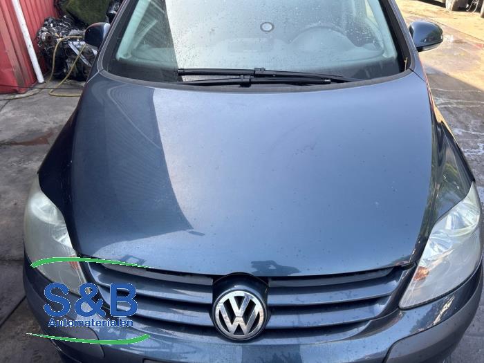 Używane Maska Volkswagen Golf Plus (5M1/1KP) 1.6 FSI 16V Cena € 119,00 Procedura marży oferowane przez Schaap & Bron