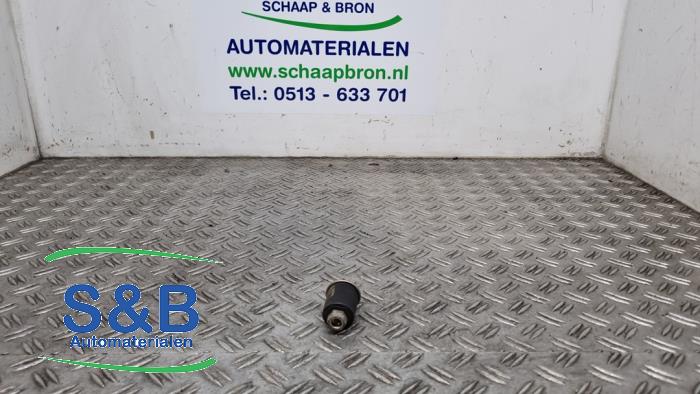 Używane Przelacznik (rózne) Audi A8 (D2) 2.8 V6 Cena € 12,50 Procedura marży oferowane przez Schaap & Bron