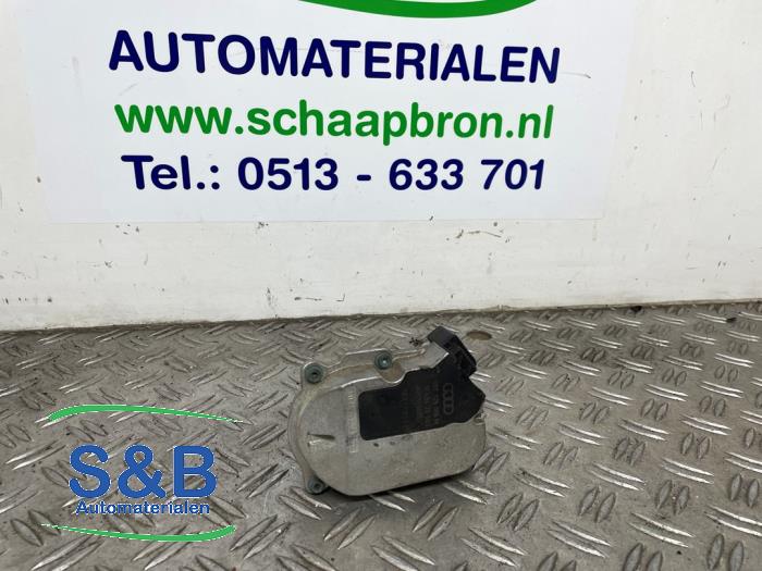 Drosselklappe van een Audi A5 Quattro (B8C/S) 3.0 TDI V6 24V 2010