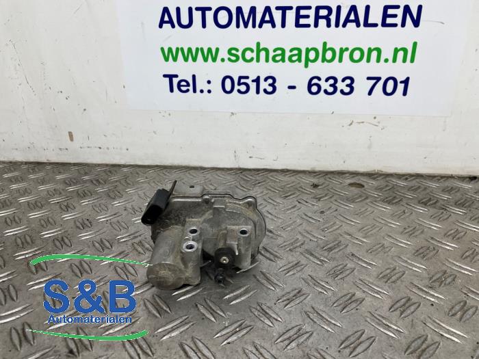 Drosselklappe van een Audi A5 Quattro (B8C/S) 3.0 TDI V6 24V 2010