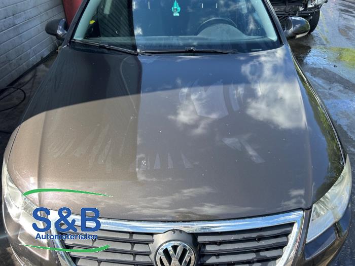 Używane Maska Volkswagen Passat Variant (3C5) 2.0 FSI 16V Cena € 85,00 Procedura marży oferowane przez Schaap & Bron