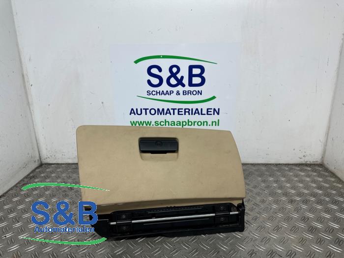 Begagnade Handskfack BMW 3 serie Touring (E91) 325i 24V Pris € 35,00 Marginaltabell erbjuds av Schaap & Bron