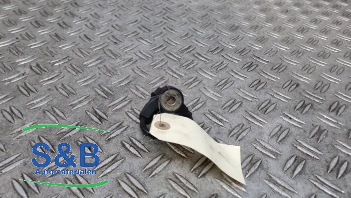 Klopfsensor van een Volkswagen Golf IV (1J1) 1.6 1999