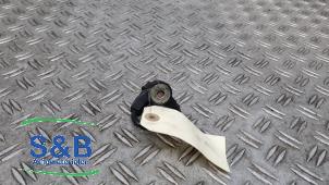 Klopfsensor van een Volkswagen Golf IV (1J1) 1.6 1999
