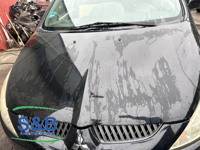Używane Maska Mitsubishi Grandis (NA) 2.4 16V MIVEC Cena € 75,00 Procedura marży oferowane przez Schaap & Bron