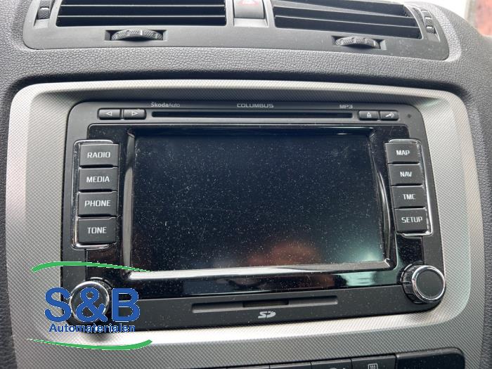 Używane Radio Skoda Octavia Combi (1Z5) 1.8 TSI 16V Cena € 299,00 Procedura marży oferowane przez Schaap & Bron