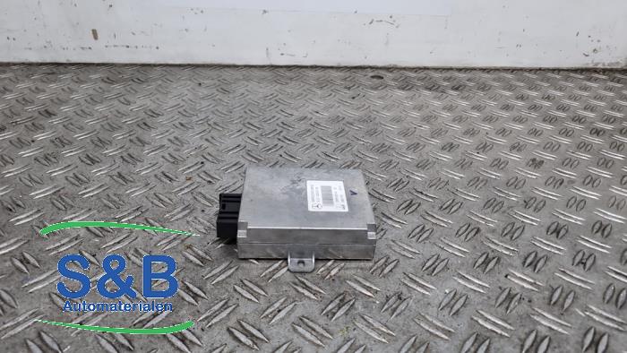 Używane Modul telefoniczny Mercedes E (W211) 2.2 E-200 CDI 16V Cena € 19,99 Procedura marży oferowane przez Schaap & Bron
