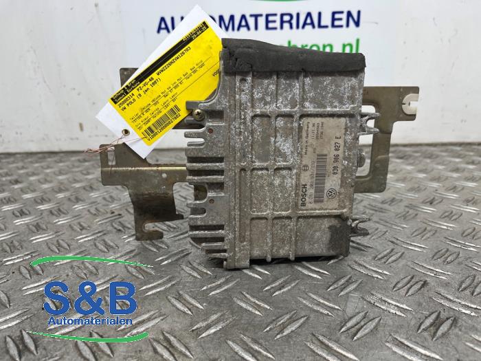 Used Engine management computer Volkswagen Polo III (6N1) 1.0i 50 Price € 75,00 Margin scheme offered by Schaap & Bron