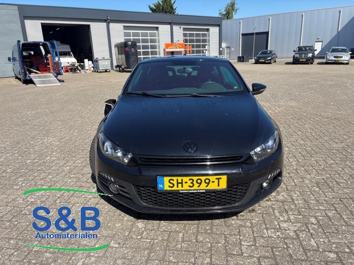 Używane Grill Volkswagen Scirocco (137/13AD) 2.0 TSI 16V Cena € 165,00 Procedura marży oferowane przez Schaap & Bron