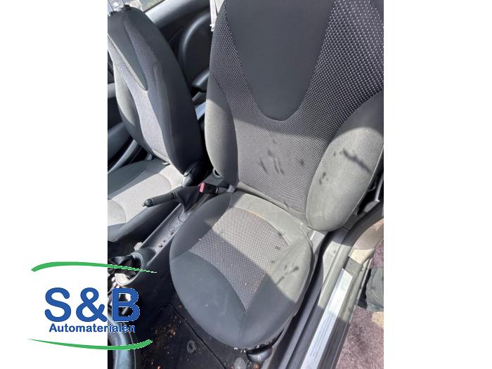 Używane Fotel lewy Mini Mini (R56) 1.4 16V One Cena € 75,00 Procedura marży oferowane przez Schaap & Bron