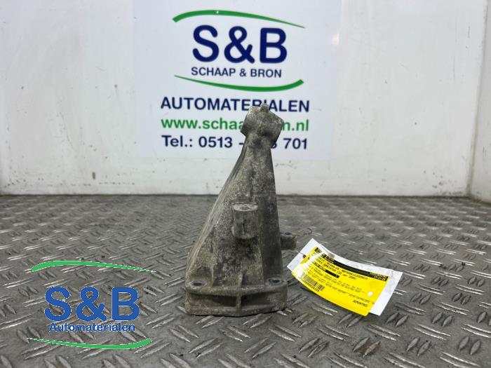 Usagé Support moteur Mercedes Sprinter 3t (906.61) 211 CDI 16V Prix € 25,00 Règlement à la marge proposé par Schaap & Bron