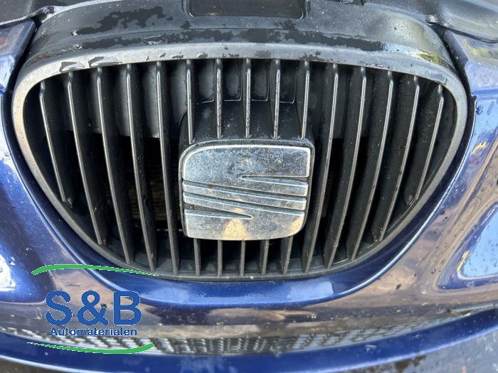 Używane Grill Seat Ibiza III (6L1) 1.4 16V 85 Cena € 25,00 Procedura marży oferowane przez Schaap & Bron