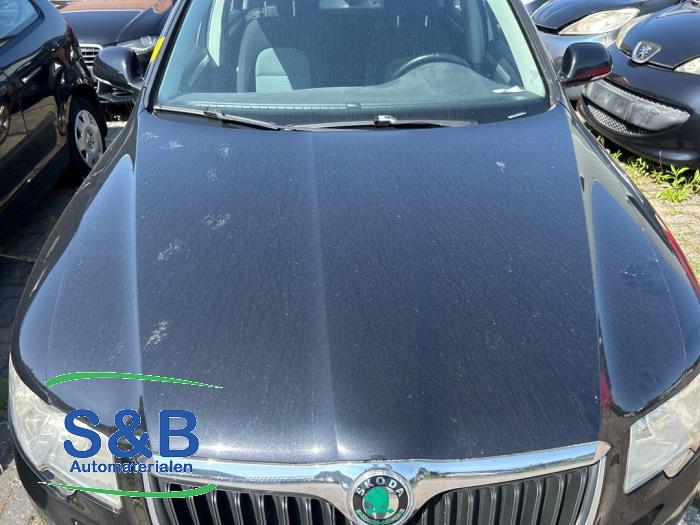 Używane Maska Skoda Superb Combi (3TAC/TAF) 1.8 TSI 16V Cena € 199,00 Procedura marży oferowane przez Schaap & Bron