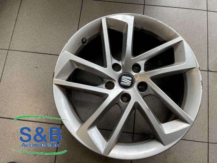 Używane Obrecz Seat Leon ST (5FF) 1.2 TSI Ecomotive 16V Cena € 75,00 Procedura marży oferowane przez Schaap & Bron