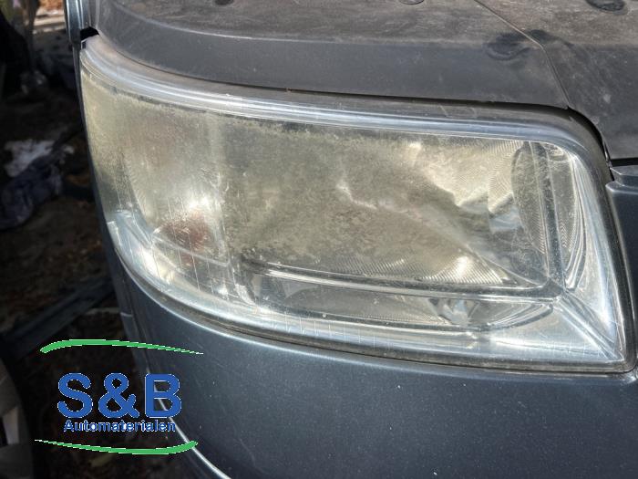 Gebrauchte Scheinwerfer rechts Volkswagen Transporter T5 2.5 TDi Preis € 45,00 Margenregelung angeboten von Schaap & Bron