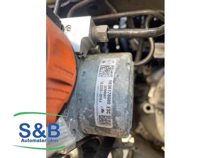 Used ABS pump Peugeot 208 II (UB/UH/UP) 1.2 Vti 12V PureTech 100 Price € 149,00 Margin scheme offered by Schaap & Bron