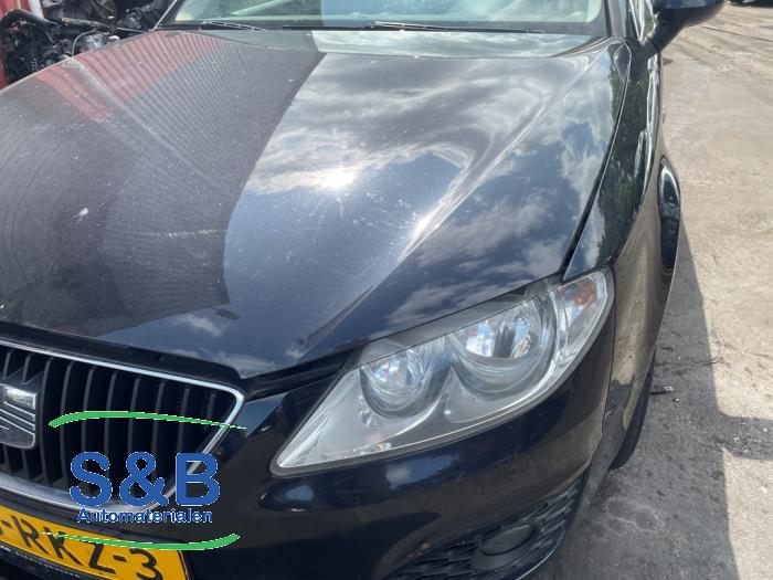Używane Reflektor lewy Seat Exeo ST (3R5) 1.8 TSI 16V Cena € 119,00 Procedura marży oferowane przez Schaap & Bron