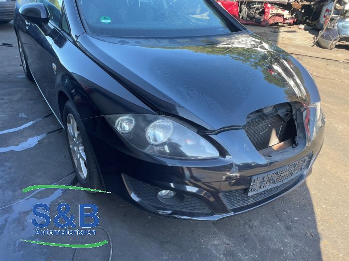 Używane Maska Seat Leon (1P1) 1.2 TSI Cena € 75,00 Procedura marży oferowane przez Schaap & Bron