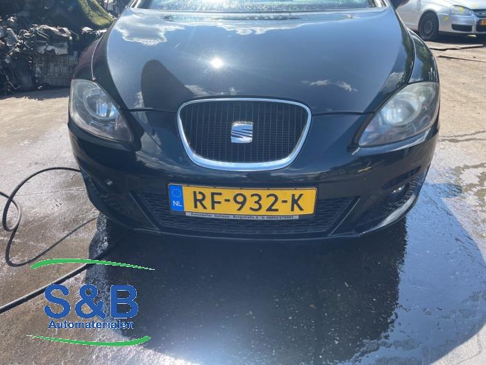 Używane Grill Seat Leon (1P1) 1.2 TSI Cena € 65,00 Procedura marży oferowane przez Schaap & Bron
