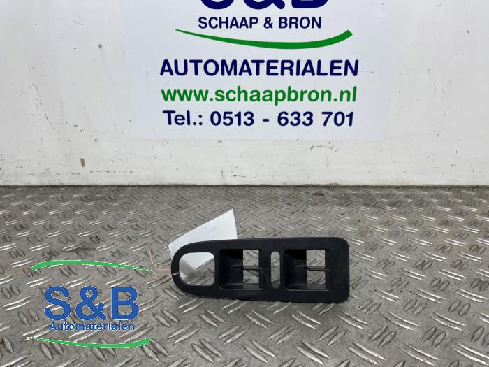 Usados Interruptor combinado de ventanillas Volkswagen Sharan (7N) 2.0 TDI 16V Precio € 10,00 Norma de margen ofrecido por Schaap & Bron