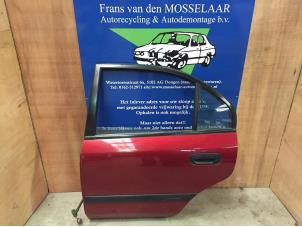 Używane Drzwi lewe tylne wersja 4-drzwiowa Mitsubishi Carisma 1.6i 16V Cena € 50,00 Procedura marży oferowane przez F. van den Mosselaar autodemontage