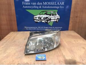 Used Headlight, left Hyundai Matrix 1.6 16V Price € 20,00 Margin scheme offered by F. van den Mosselaar autodemontage