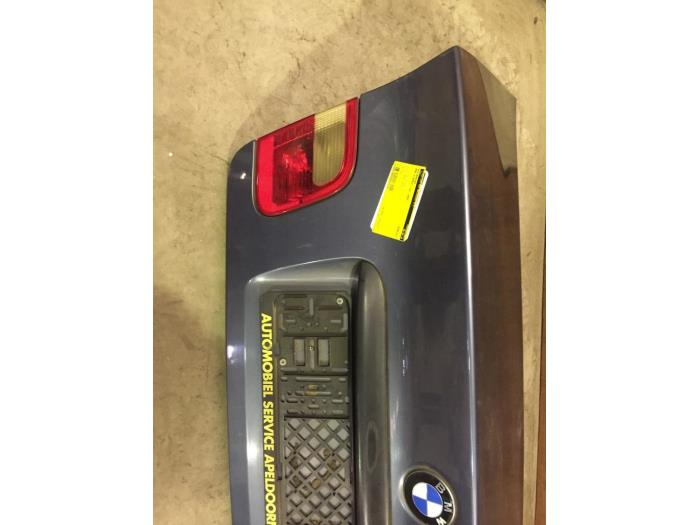 Tailgate from a BMW 3 serie (E46/4) 320d 16V 1999