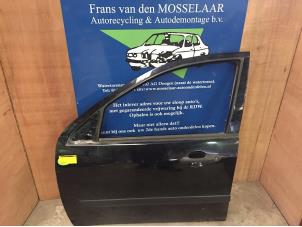 Gebrauchte Tür 4-türig links vorne Ford Focus 1 Wagon 1.4 16V Preis € 75,00 Margenregelung angeboten von F. van den Mosselaar autodemontage