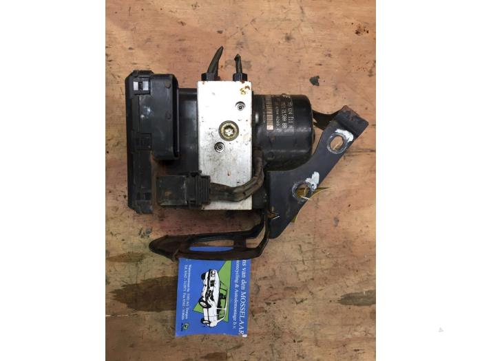 Begagnade ABS-pump Ford Galaxy (WGR) 1.9 TDI Pris € 20,00 Marginaltabell erbjuds av F. van den Mosselaar autodemontage