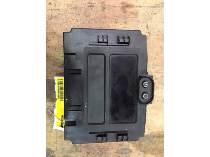 Begagnade Innerdisplay Opel Zafira (F75) 1.8 16V Pris € 15,00 Marginaltabell erbjuds av F. van den Mosselaar autodemontage