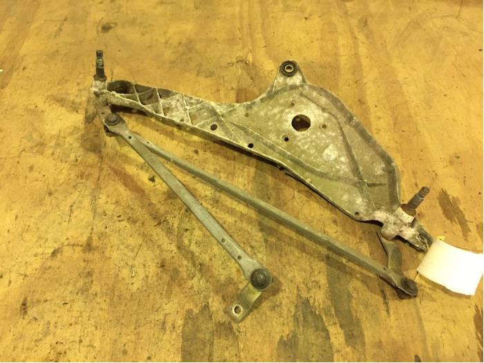 Windshield wiper linkage and motor