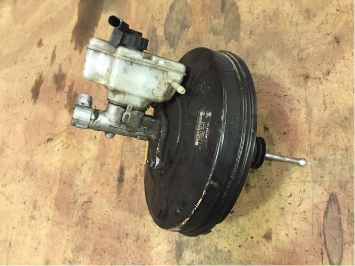 Usagé Servo frein Volkswagen Caddy III (2KA,2KH,2CA,2CH) 2.0 SDI Prix € 35,00 Règlement à la marge proposé par F. van den Mosselaar autodemontage