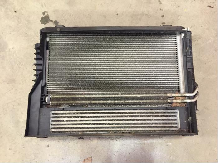 Cooling set from a BMW 5 serie (E60) 530d 24V 2005
