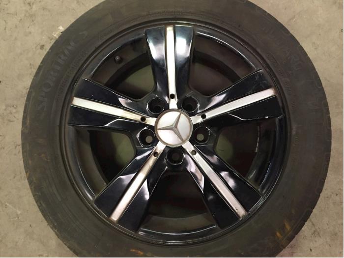 Felgen Set + Reifen Mercedes A 1.5 A-150 5-Drs. - 5X112 