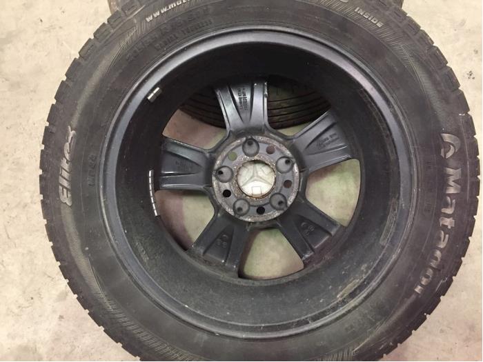 Felgen Set + Reifen Mercedes A 1.5 A-150 5-Drs. - 5X112 