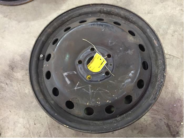 Wheel from a Renault Espace (JK) 2.0 16V 2006