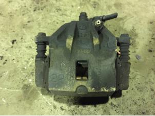Used Front brake calliper, left Hyundai Matrix 1.8 16V Price € 25,00 Margin scheme offered by F. van den Mosselaar autodemontage