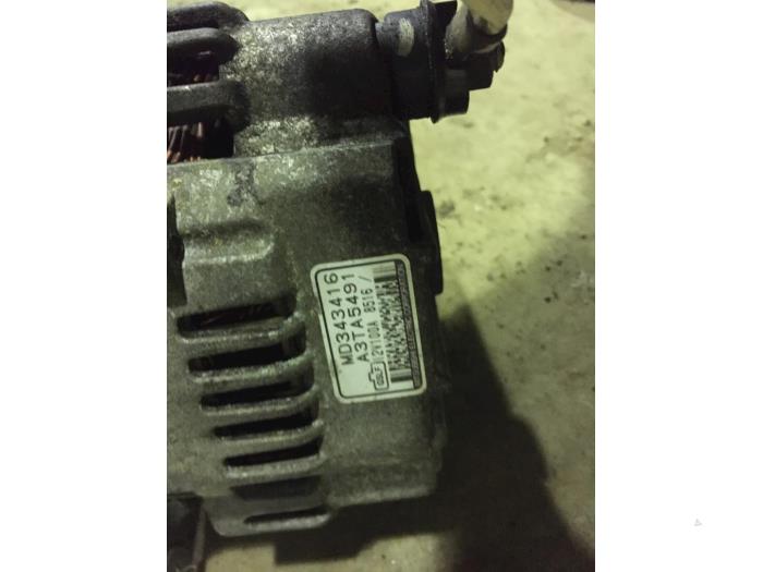 Dynamo van een Mitsubishi Carisma 1.8 GDI 16V 1999