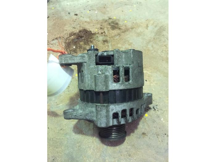 Begagnade Dynamo Chevrolet Nubira Wagon (J100) 1.6 16V Pris € 35,00 Marginaltabell erbjuds av F. van den Mosselaar autodemontage