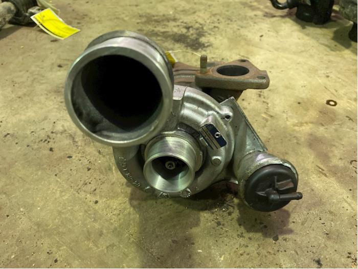 Używane Turbo Volvo V40 (VW) 1.9 D di Cena € 100,00 Procedura marży oferowane przez F. van den Mosselaar autodemontage