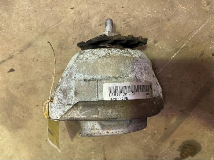 Used Engine mount BMW 5 serie (E60) 530d 24V Price € 15,00 Margin scheme offered by F. van den Mosselaar autodemontage