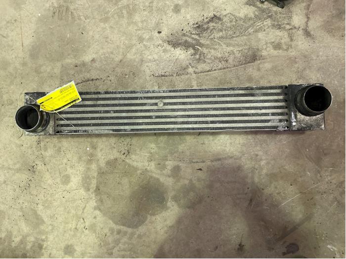 Used Intercooler BMW 5 serie (E60) 530d 24V Price € 35,00 Margin scheme offered by F. van den Mosselaar autodemontage