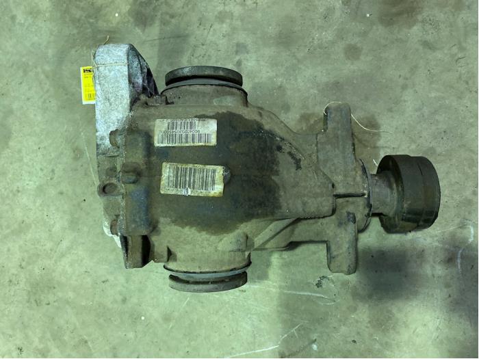 Begagnade Bakre differential BMW 5 serie (E60) 530d 24V Pris € 125,00 Marginaltabell erbjuds av F. van den Mosselaar autodemontage