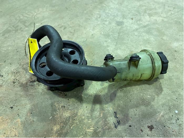 Gebrauchte Lenkkraftverstärker Pumpe Ford Focus 1 Wagon 1.8 TDdi Preis € 35,00 Margenregelung angeboten von F. van den Mosselaar autodemontage